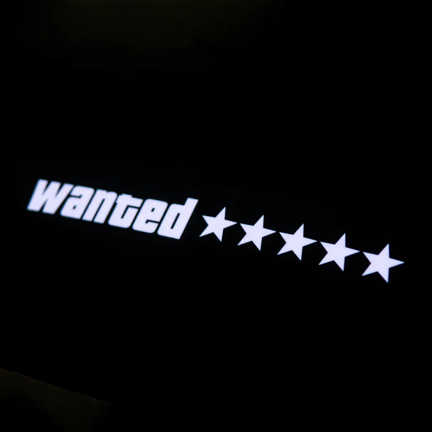 Wanted Level LED Auto Schild – Leuchtende Bewertung für Windschutzscheibe (USB, 4 Farben)
